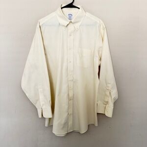 Brooks Brothers Classic Dress Shirt Men 16 1/2-33 Non Iron Pale Yellow Supima